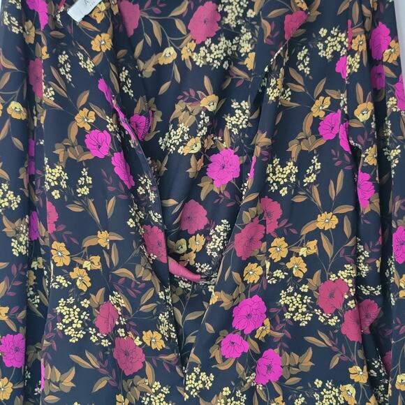ASTR- Black with floral print- tie front top- size Large - Picture 6 of 9